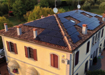 La Raya desafía a las eléctricas con un proyecto de independencia energética