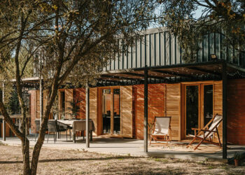 Una casa compacta y autosuficiente