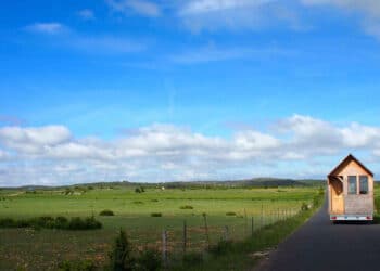 Lo pequeño en movimiento: minicasas, resiliencia habitacional y autonomía en tiempos de incertidumbre